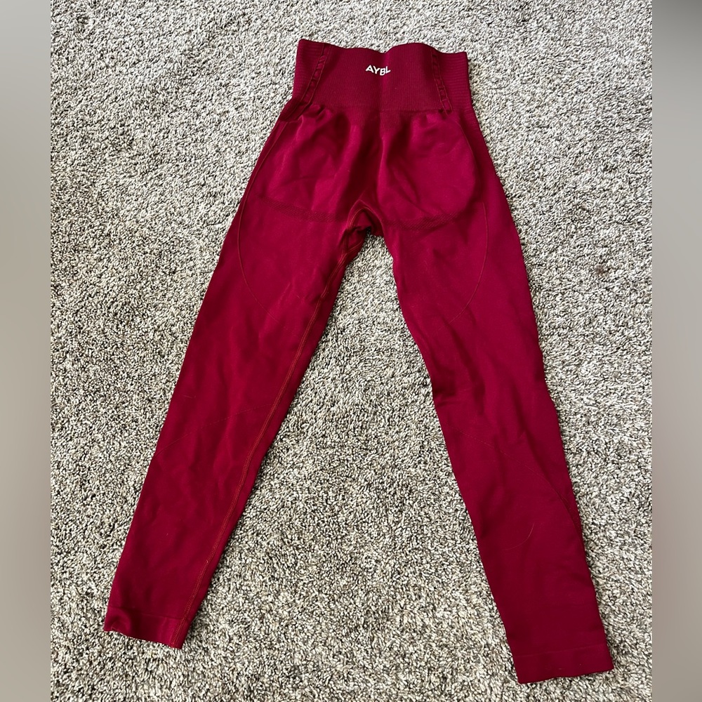 Women’s Rumba Red AYBL Balance Seamless V2 leggings Size Small